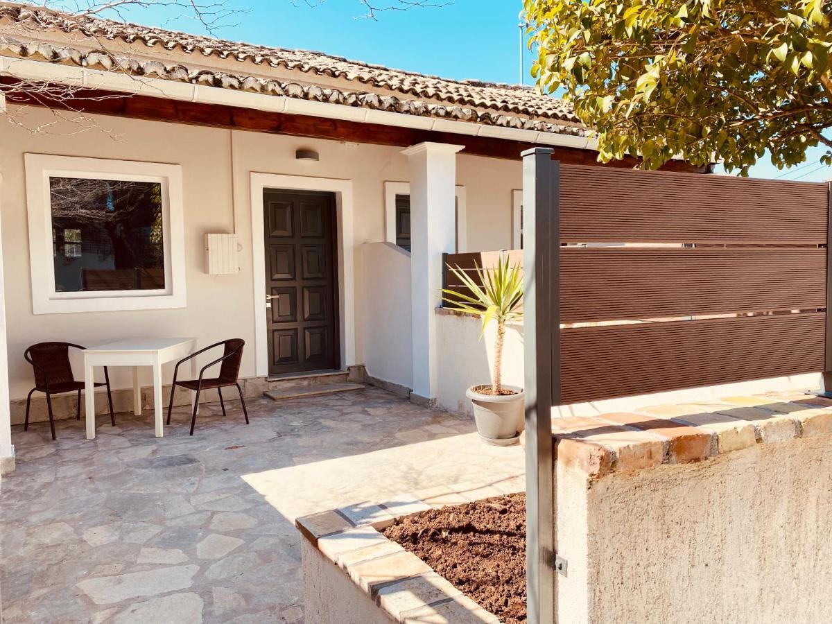 Louvros Luxury Suites Dassia (Corfu) Exterior foto